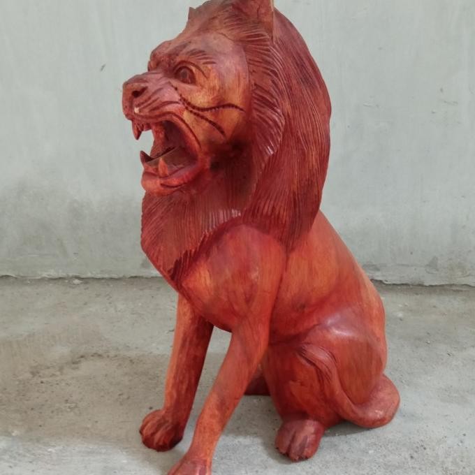 "'''] patung Singa Lion king bahan Kayu