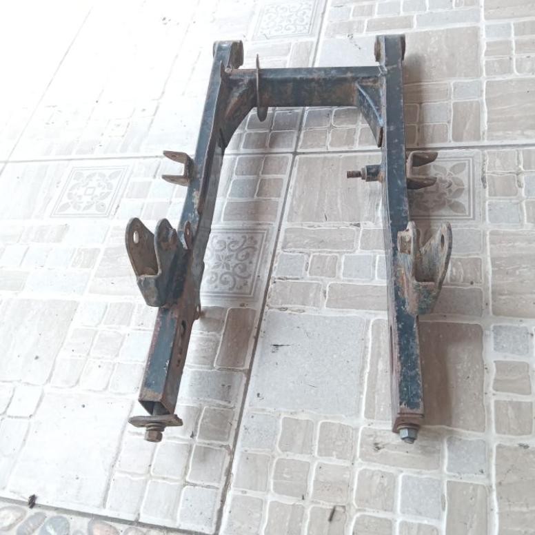 swing arm lengan ayun suzuki rc100 bravo