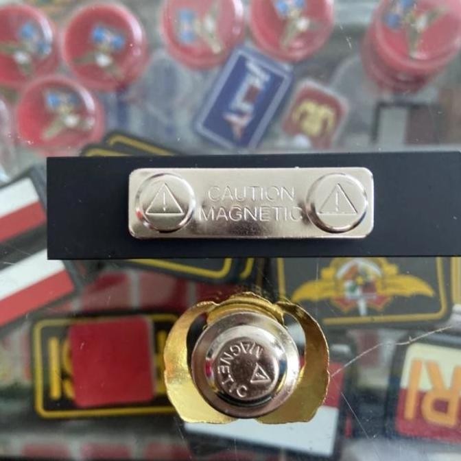 ready pin nama dada magnet dan pin korpri satu set