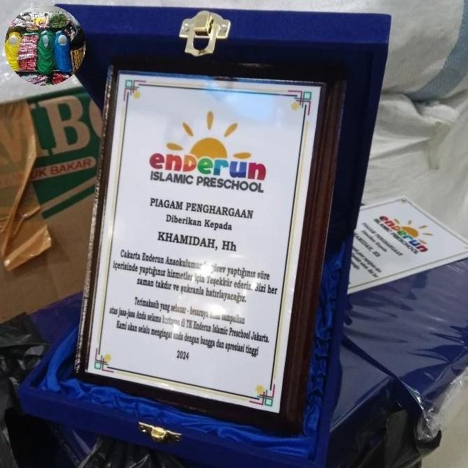 ___] plakat kayu piagam penghargaan custom