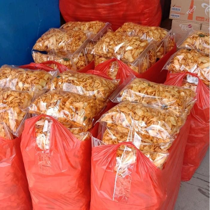 

Cri 1 Kg Keripik Singkong Balado Dan Rujak Daun Jeruk Pedas Kripik Cemilan Crispy