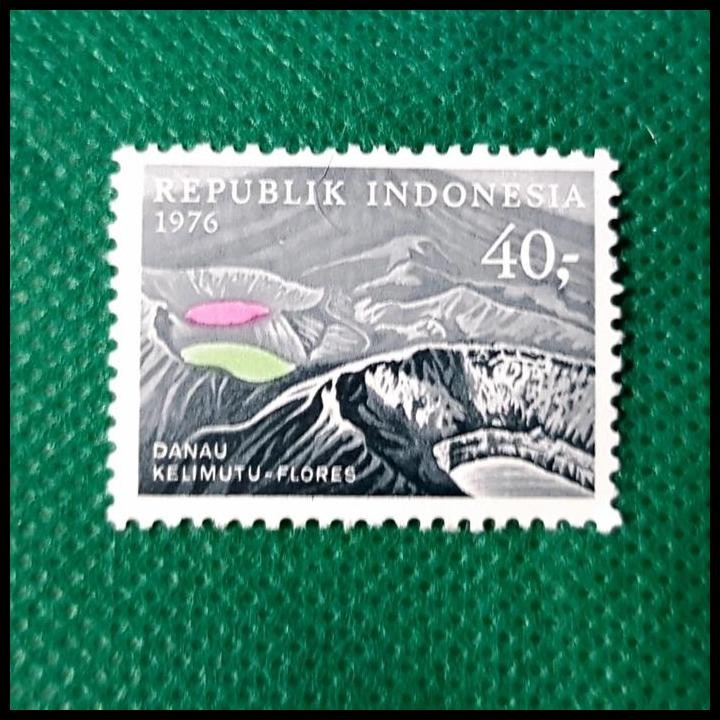 

TERMURAH PRANGKO INDONESIA 1976. PARIWISATA ~ DANAU KELIMUTU, FLORES !!