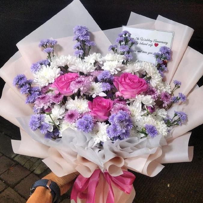 Melati Florist Buket Bunga Hand Bouquet Krisant & Mawar Mix untuk Anniversary Ulang Tahun Wisuda Bog