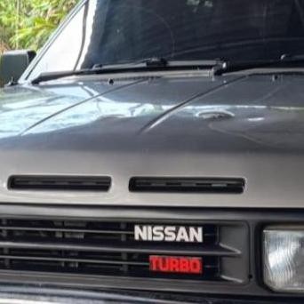 emblem grill mobil nissan terrano turbo logo original