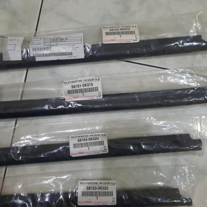 pelipit / karet kaca luar pintu fortuner 2006 2007 2008 2009 2010 2011 2012 2013 2014 2015 ori