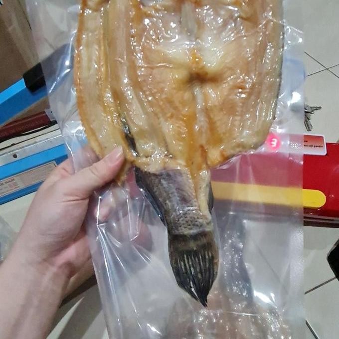

ikan asin gabus kolam size besar 1kg