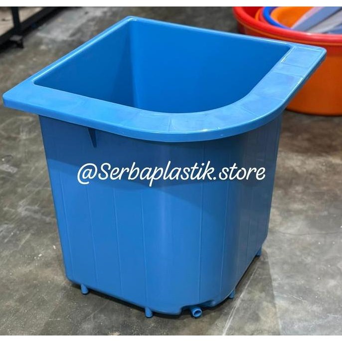 bak mandi plastik / bak air sudut / bak mandi sudut toilet dewasa
