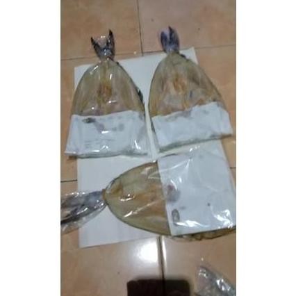 

Asin jambal roti utuh daging tebal asli Pangandaran dapat 3 ikan jambal