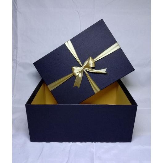 

Gift Box Medium Kotak Hadiah 35X25X15 Cm