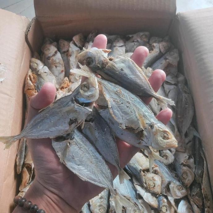 

IKAN ASIN SELAR REBUS KERING ISI 1KG