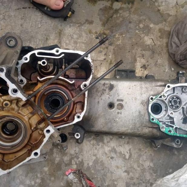 Krengkes rengkes crankcase kalter kanan kiri beat karbu scoopy karbu spacy karbu