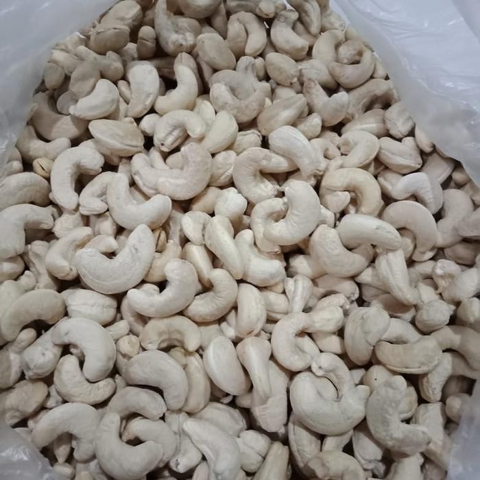 

RKM KACANG METE MEDE MENTAH UTUH 1 KG FRESH