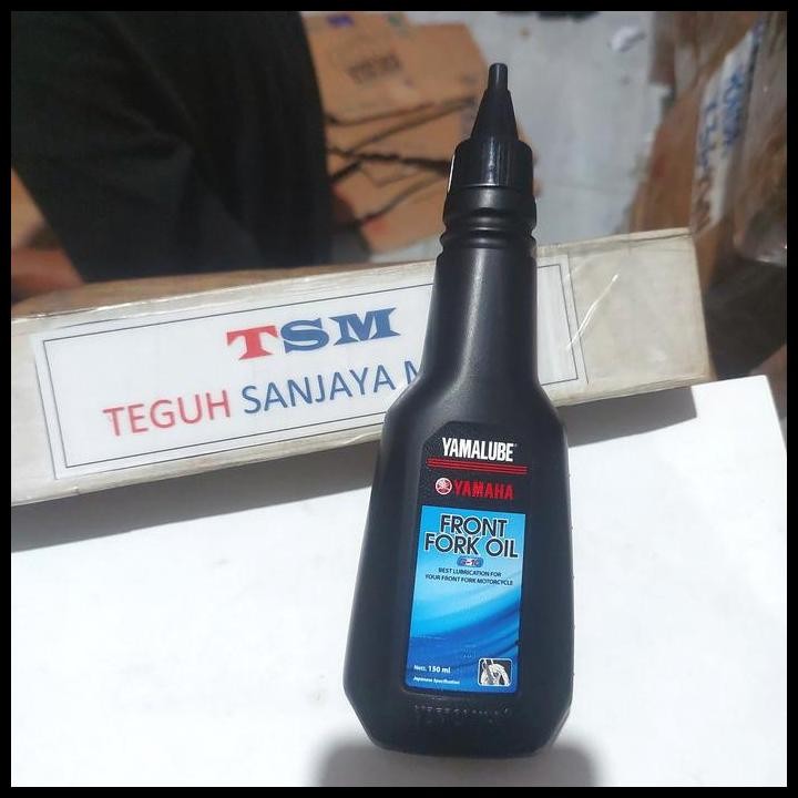 DISKON OLI PEREDAM KEJUT SOK SHOCK DEPAN FRONT FORK OIL G-10 150 ML ASLI YAMAHA YAMALUBE