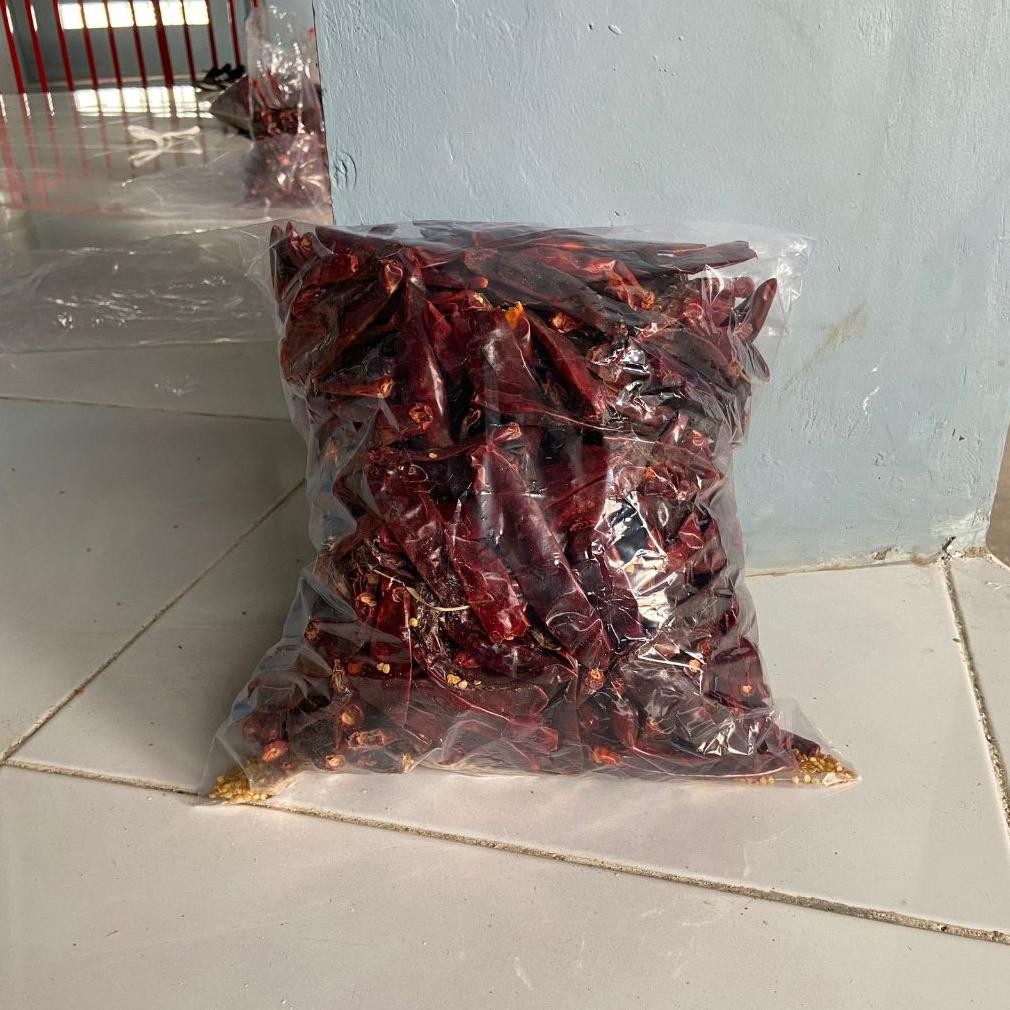 

New Arrival Cabe Merah Kering Besar Wonder Hot Tanpa Tangkai Tidak Pedas Bumbu Merah Kualitas Premium