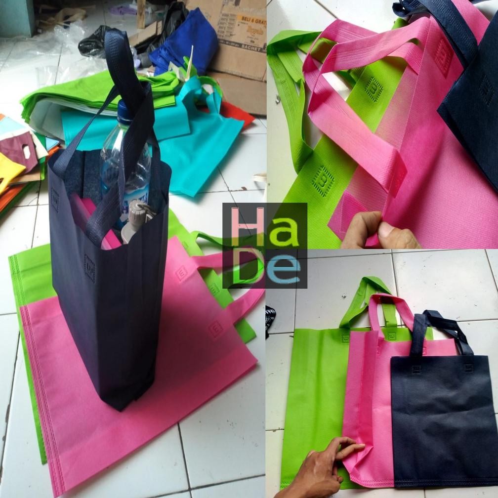 

fth-56 An85 1 Lusinan Isi 12 Tas Kain Spunbond Goodie Bag Handle / Tali Ukuran Jumbo Besar Kecil 20x26 25x35 30x40 38x45 Kantong Belanja Bingkisan Sembako Hampers Dus Nasi Kotak Tasyakuran Tile Souvenir Ultah Ulang Tahun Anak Paper Bag Hantaran Berkat