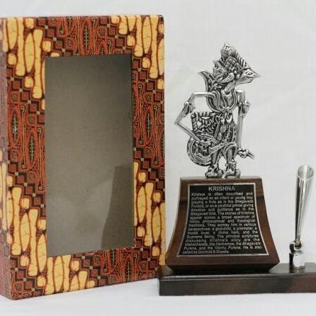 

[ SKUL ] Plakat souvenir tempat pulpen wayang /tempat alat tulis/wayang Kresna