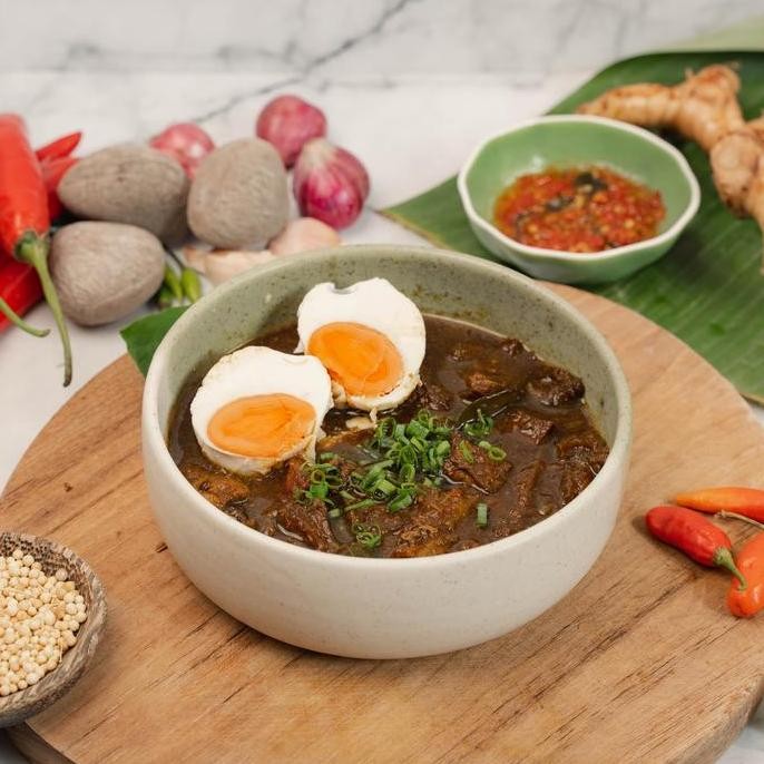 

Rawon ala Phopho sambal dan telur asin