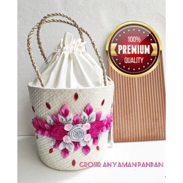 

Tas Pandan Parcel EMBER 2 TOPLES BUNGA ROSE GG RARA Keranjang Anyaman Gift Parcel Lebaran Natal Nugi