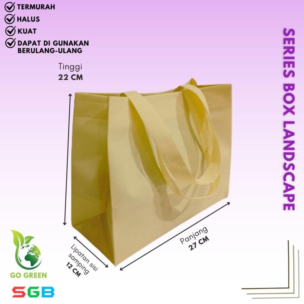 

Tas Spunbond Handle Box Model Landscape UK 27x22x12 Harga Per Lusin / Goodie Bag / Tas Kain Polos Nugi
