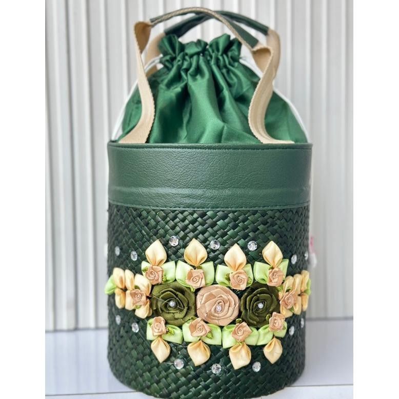 

Tas Hampers PARCEL TABUNG BUNGA ROSE GGANG MILATI Tas Pandan Anyaman Goodiebag Lebaran Nugi