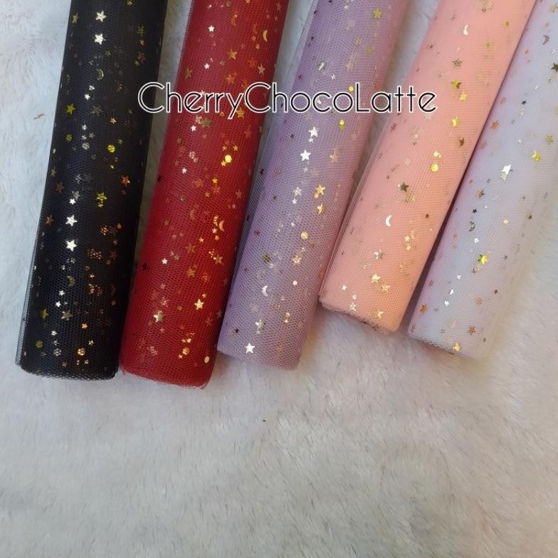 

[ 1 Roll / 48 Cm x 5 Yard ] Gold Star Tile Roll / Jaring Pembungkus Bunga Motif Bulan Bintang / Flower Wrapp / Kain Buket Nugi