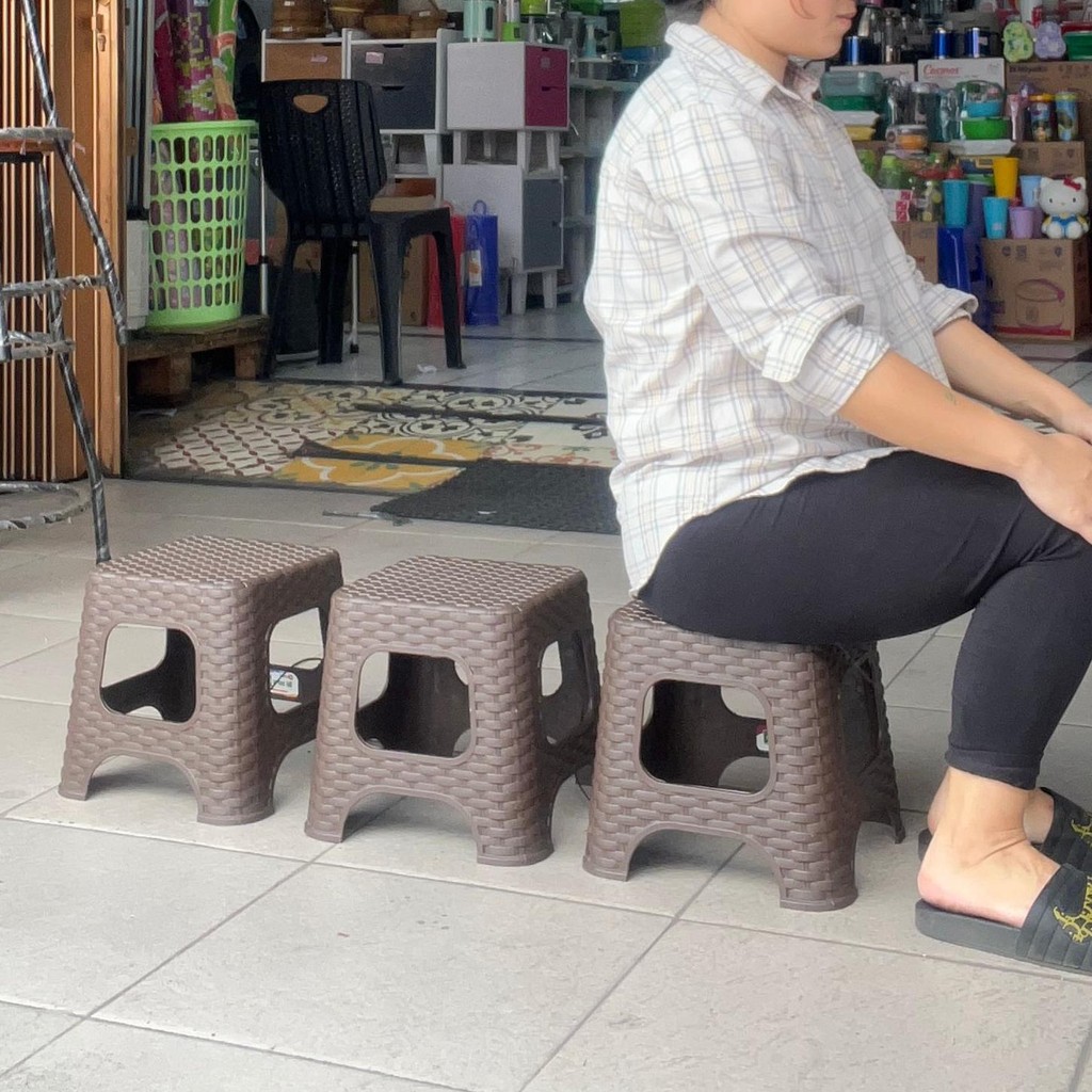 Kursi Rotan Wapolin Ukuran Sedang / Bangku Rotan / Kursi Kecil / Kursi Plastik / Kursi Plastik Rotan