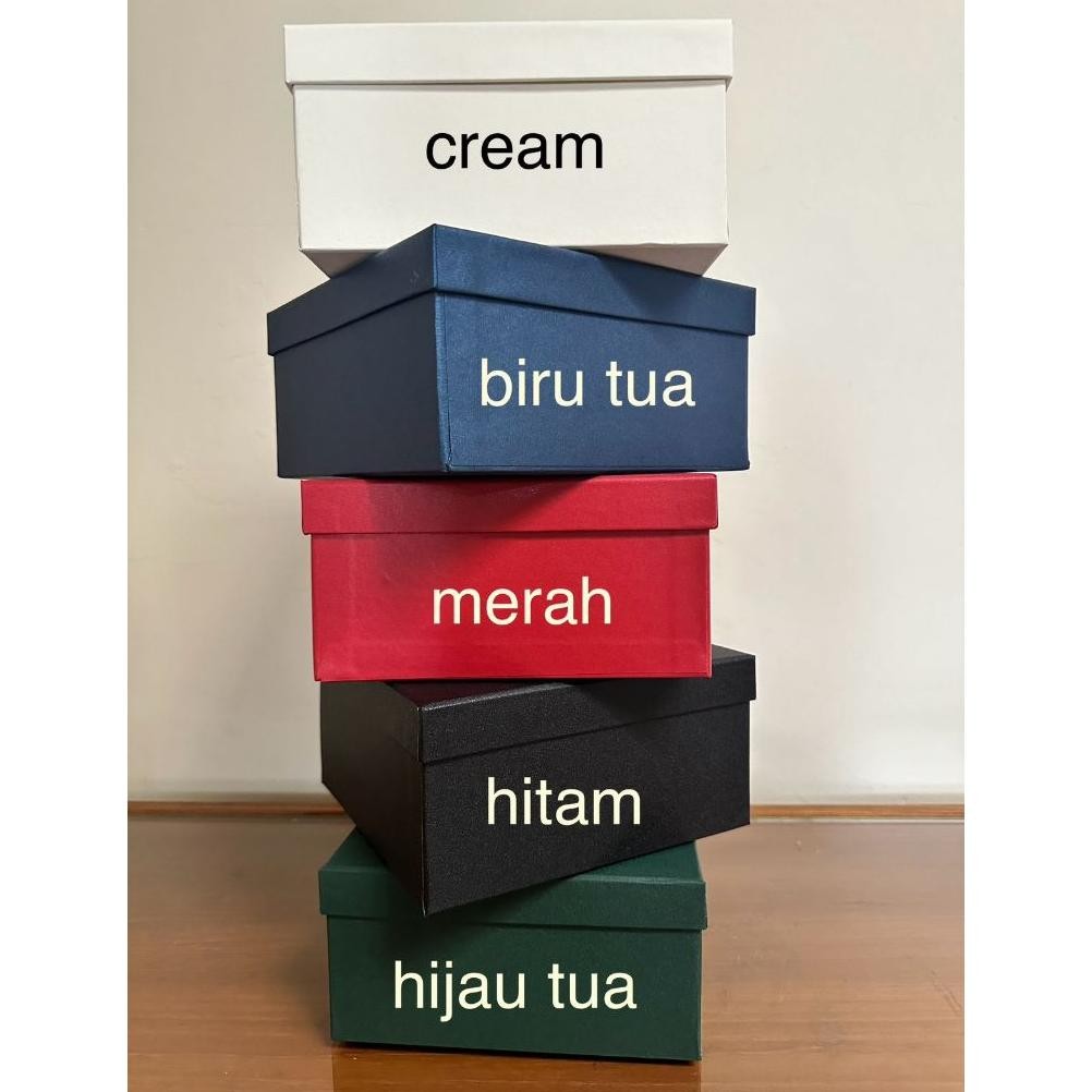 

Giftbox | Premium | Hardbox 20x20x10 cm LAPIS LEGIT Kue Premium Hampers Hijab Bingkisan Mukena Parcel Lamaran Nugi