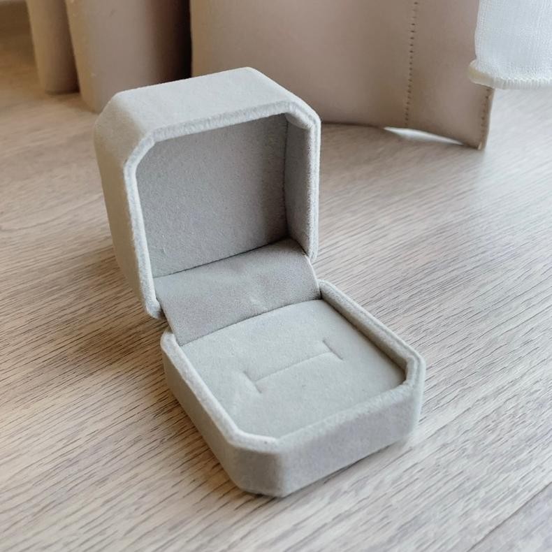 

NEW Exclusive Box Beludru (BOX ONLY) Nugi