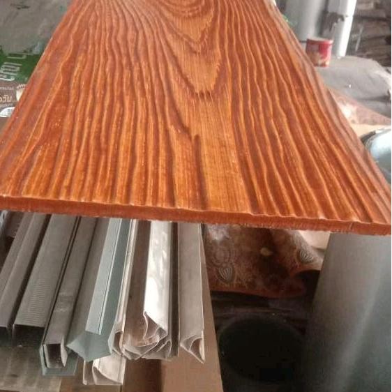 Lisplang grc motif kayu bertekstur lebar 10 cm