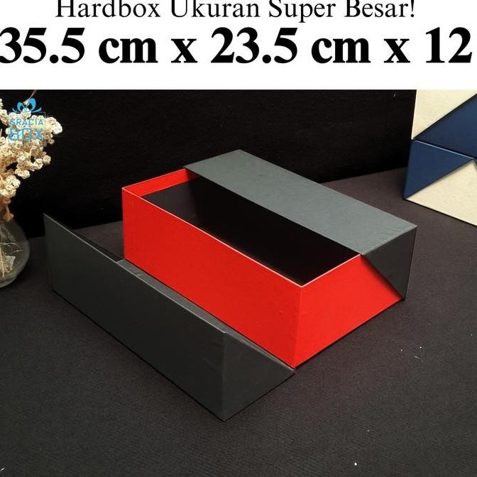 

Produk Baru!! Kotak Kado Hardbox Premium Ukuran 35.5x23.5x12cm - Box Hampers Elegan