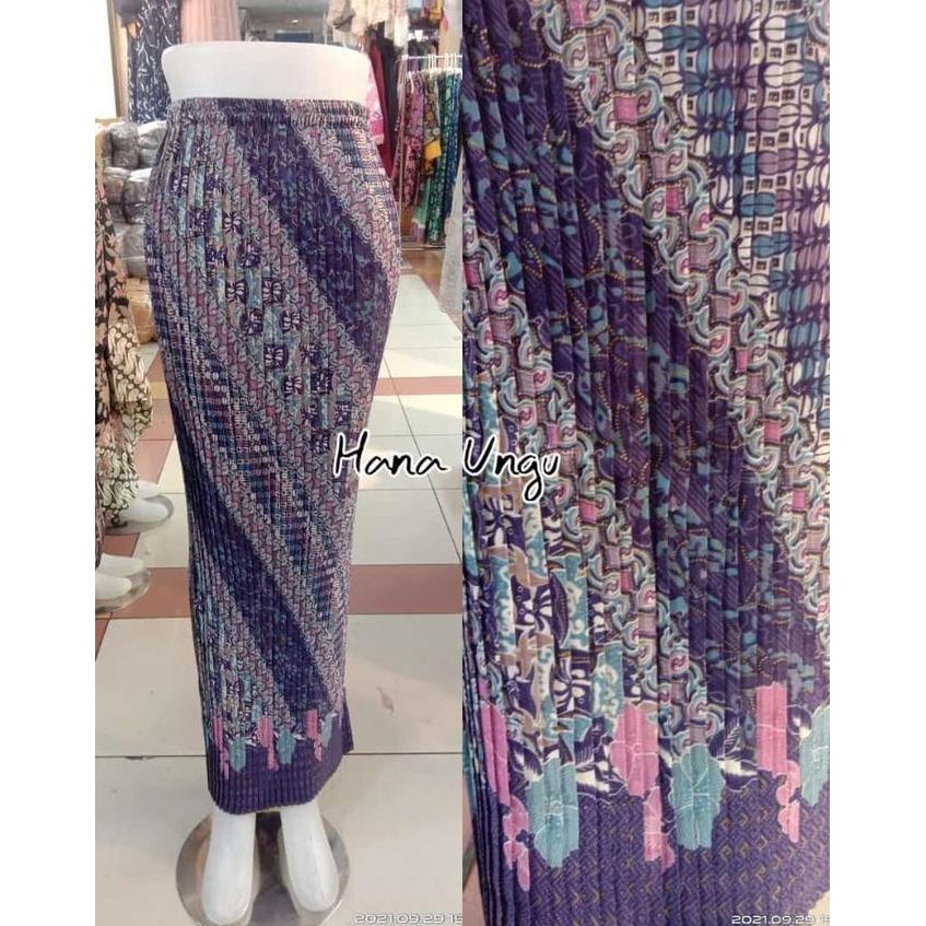 Rok Batik Wanita Plisket Bahan Semi Sutra Motif Hana Ungu