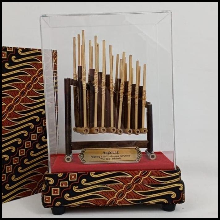Souvenir Cinderamata Miniatur Angklung Exclusive Tutup Akrilik 21,5 x 15 x 9 cm