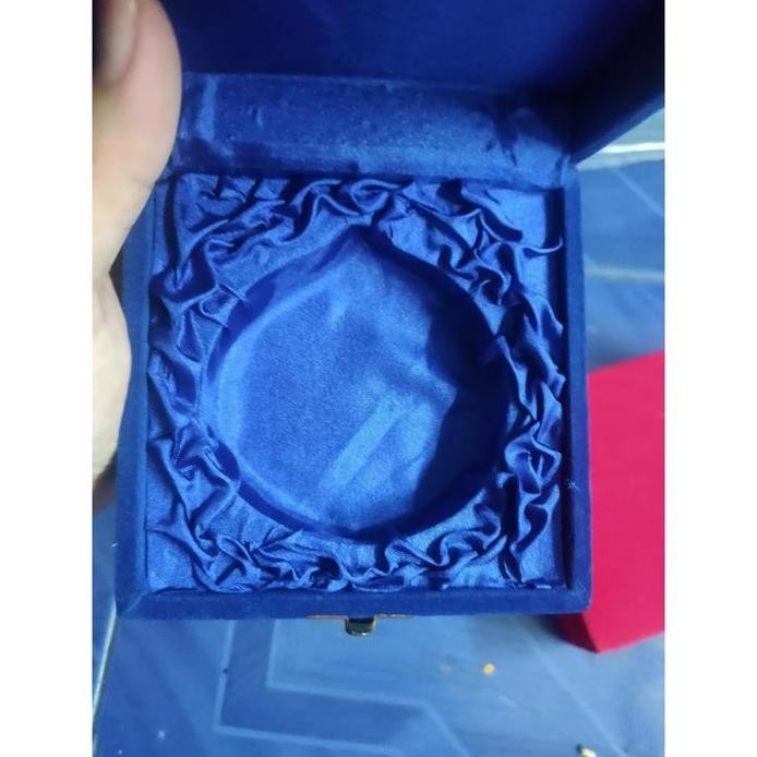 

Baru Box Medali Murah