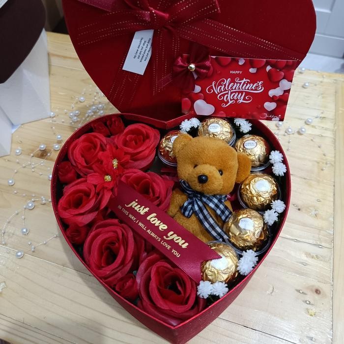 

Love Box Buket Bunga Coklat Ferrero Rocher