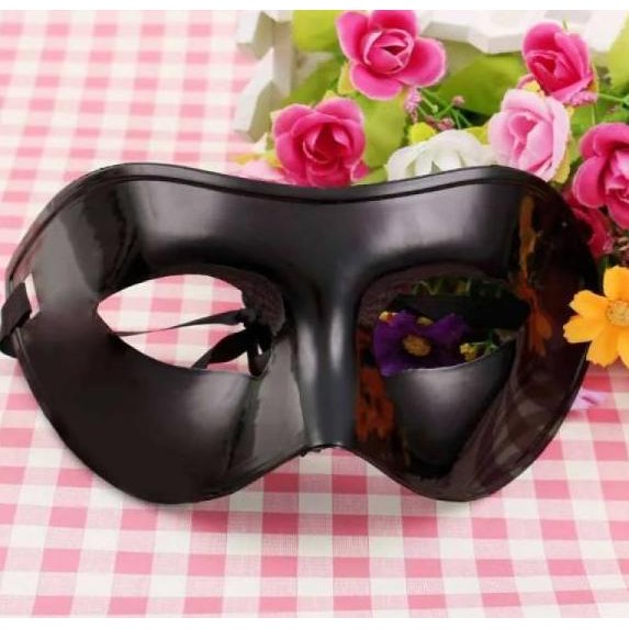 READY TOPENG HITAM PRIA SETENGAH WAJAH MASQURADE ZORO MASK TOPENG BANDIT