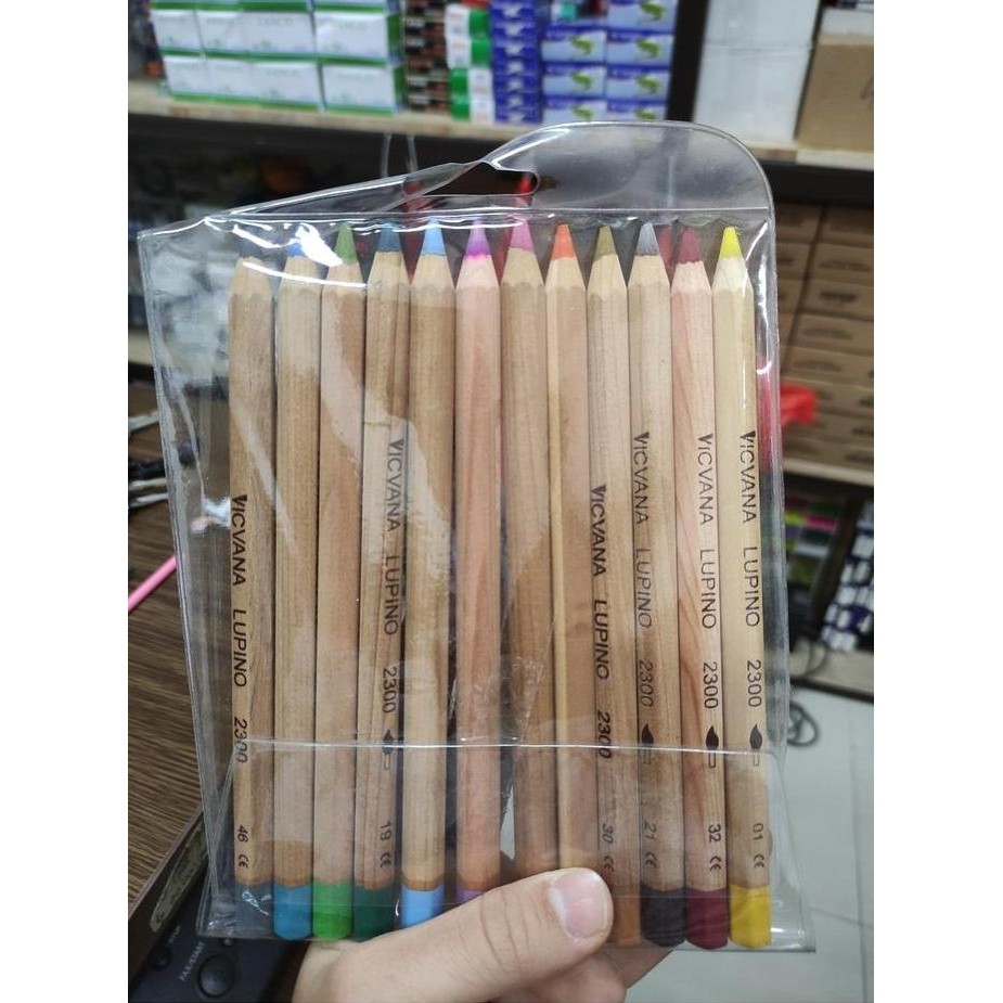 

Baru Pensil Warna Jumbo 12 Warna Hexagonal - Crayon Anak Kemasan Plastik Vicana Lupino