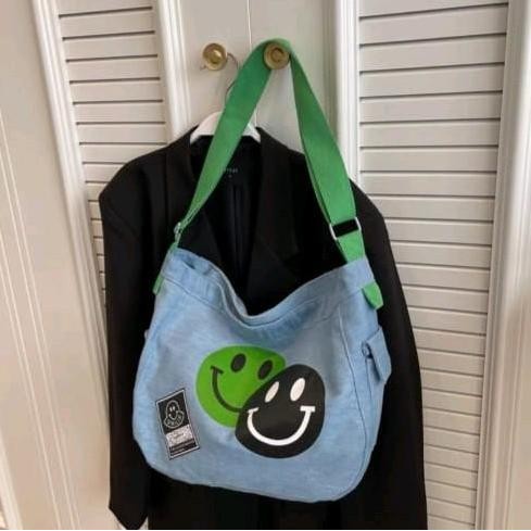 

Baru Tas Selempang Wanita Denim Jeans [Tokouci17] - Slingbag Korea Casual Kekinian 2025