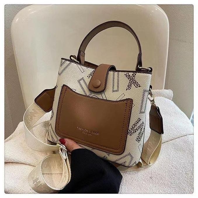 

Baru Tas Bucket Slempang Wanita Fashion T12340 - Sling Bag Cewek Trendy Korea