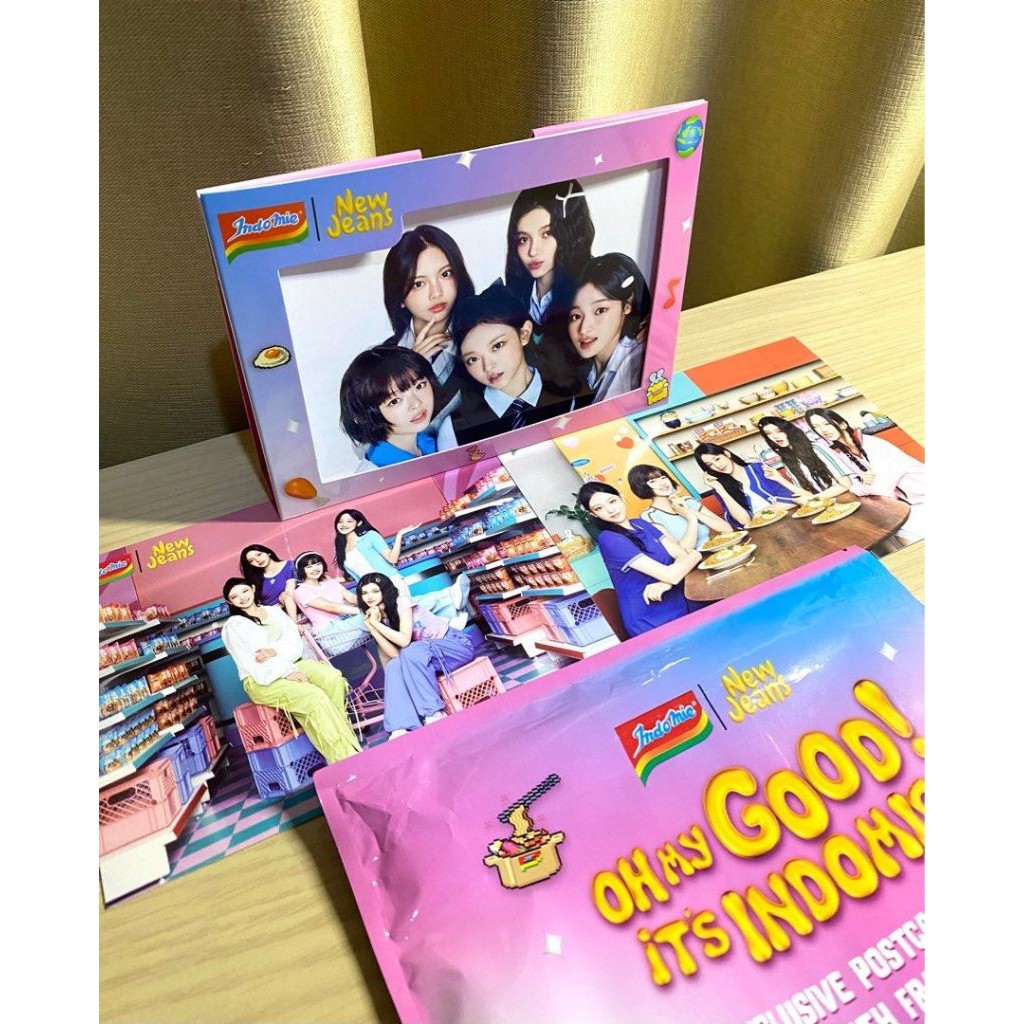 Post card New Jeans X indomie
