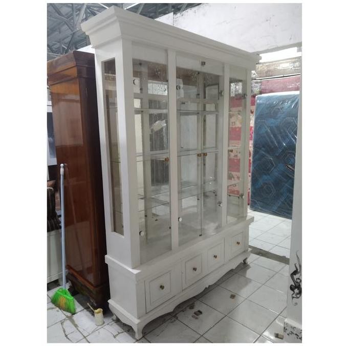 Lemari hias pajangan kristal kaca 4 pintu putih