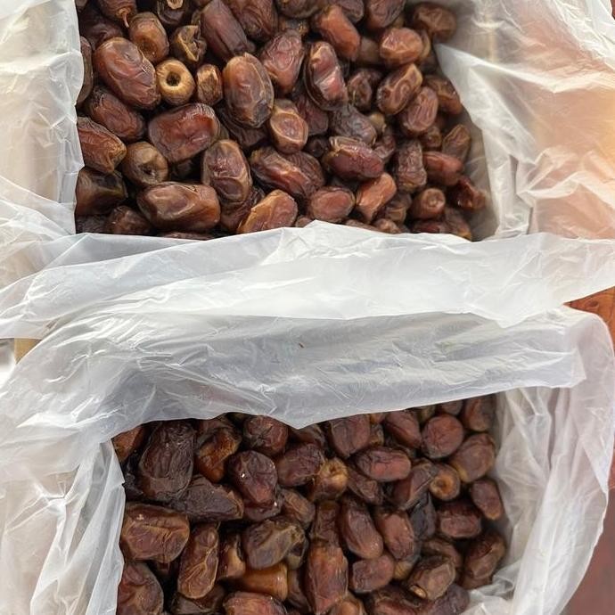 

Kurma Mesir Barari Kemasaan 10Kg