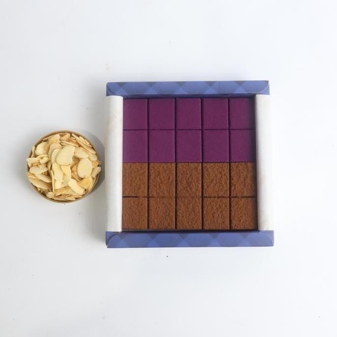 

XIUJANK NAMA CHOCOLATE MIX TARO & KACANG ALMOND