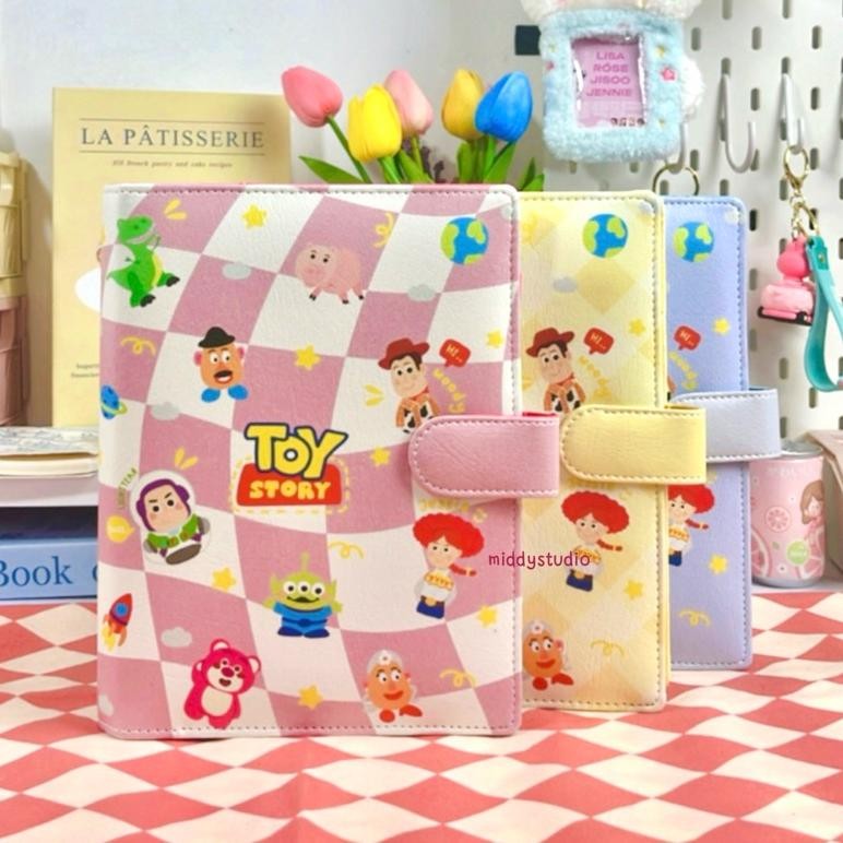 

Siap Kirim Binder Aesthetic Printing Toy Story A5/B5 20 & 26 Ring - Desain Eksklusif