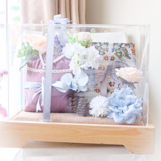 Kotak Seserahan Mahar isi Alat Shalat Lengkap dan Hiasan Bunga