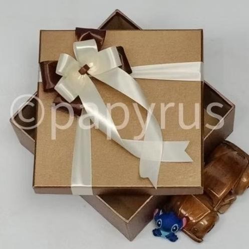 

PAPYRUS 20x20 Tinggi 5cm Kotak Kado Gift Box Hadiah V1 aSt
