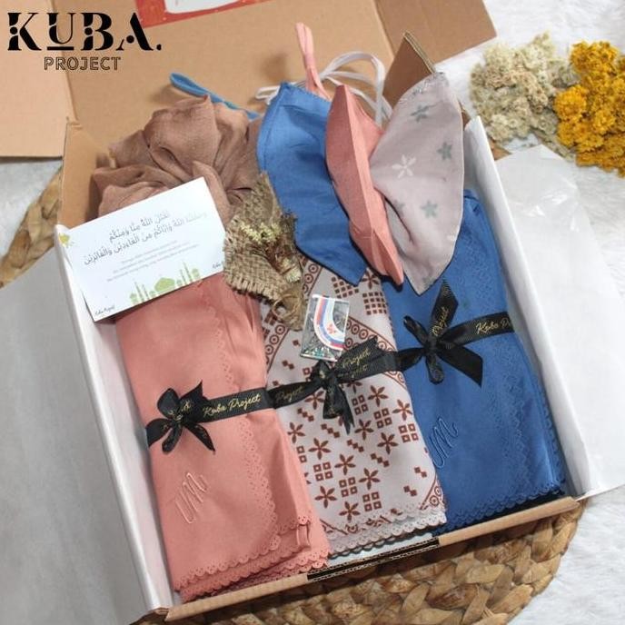 

Ready Hampers Hijab Gift Box Parcel Ramadhan Lebaran Premium Eksklusif