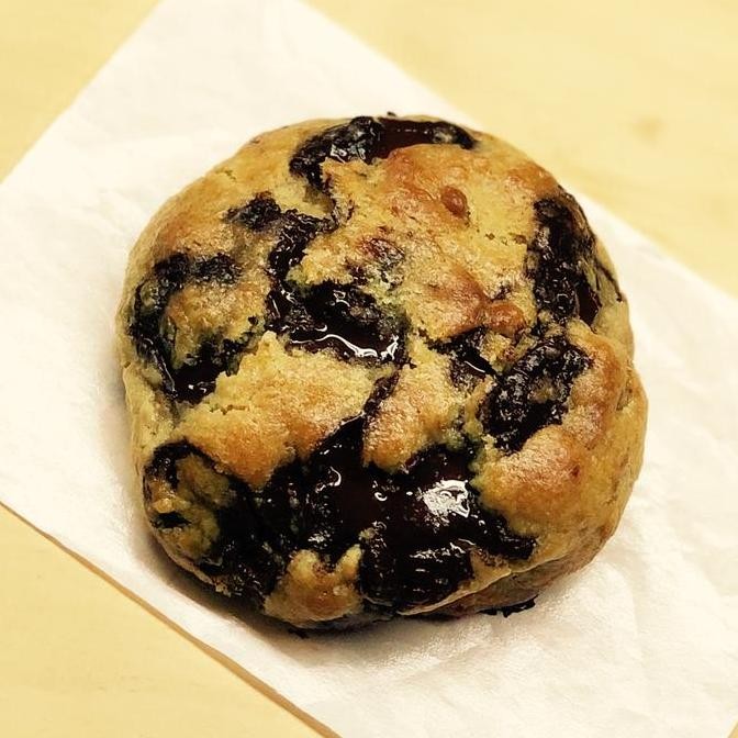 

Soft Baked Giant Chocolate Walnut Cookies - Kukis Besar Premium Stok Terbatas