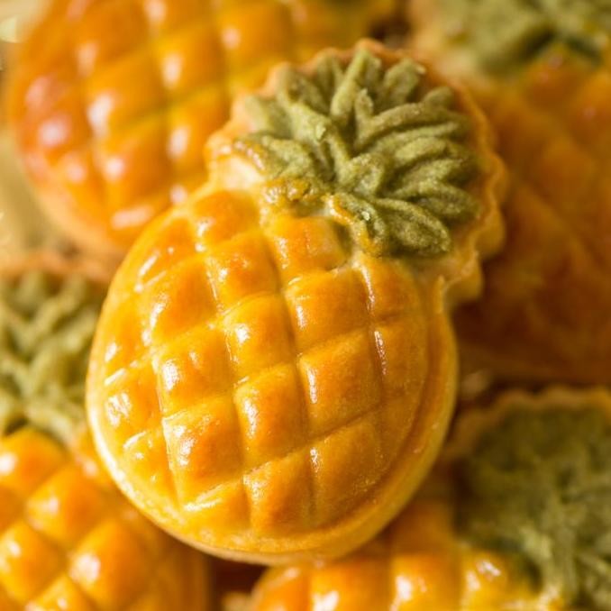 

Nastar Premium by Ritz Reguler Isi Selai Nanas Wangi Lembut Stok Terbatas