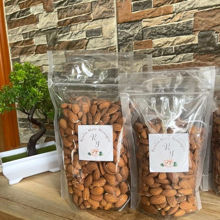 

CCF KACANG ALMOND PANGGANG ROADTED ALMOND Cemilan Food