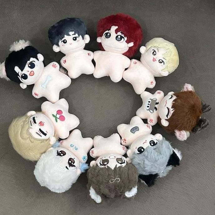 [Svt/Enh/Bts/Exo/Skz/Nct/Txt] Mix Human Chibi Baby Dolls 10Cm Boneka Plushie Keychain Toys Aksesoris